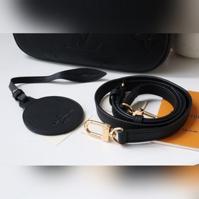 LV 【 Сумка】 Артикул： M46002 Эта сумка изготовлена из мягкой кожи
