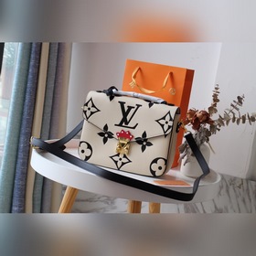 LV 【CRAFTY POCHETTE MéTIS Сумка】 Артикул： m45385 Рельефный принт