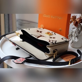 LV 【CRAFTY POCHETTE MéTIS Сумка】 Артикул： m45385 Рельефный принт