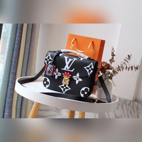 LV 【CRAFTY POCHETTE MéTIS Сумка】 Артикул： m45385 Рельефный принт