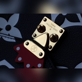 LV 【CRAFTY POCHETTE MéTIS Сумка】 Артикул： m45385 Рельефный принт