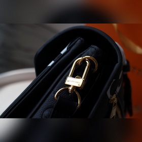 LV 【CRAFTY POCHETTE MéTIS Сумка】 Артикул： m45385 Рельефный принт