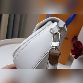 LV Модель： M20393 Сумка Swing Новая модель, представленная на в