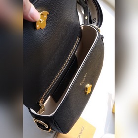 LV Модель： M 58727 Маленькая сумка через плечо Изготовлена из зер