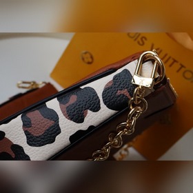 LV Артикул： M45777 Леопардовый принт Multi Pochette Accessories С
