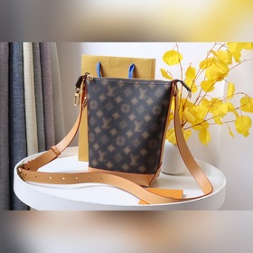 LV Модель： M46241 Сумка Окунитесь в мир сюрреализма и оцените те