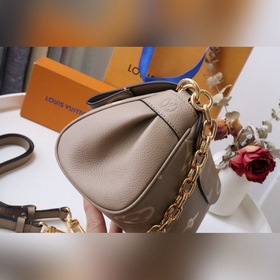 LV Модель： M45836 Сумка Сумка из мягкой кожи с тисненым крупным