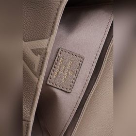 LV Модель： M45836 Сумка Сумка из мягкой кожи с тисненым крупным