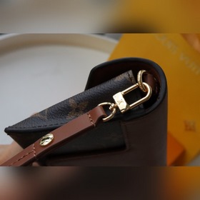 LV Модель M80763 Сумка Padlock on Strap Классическая сумка из тк