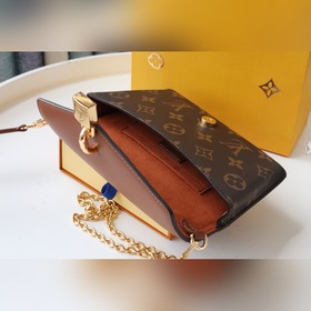 LV Модель M80763 Сумка Padlock on Strap Классическая сумка из тк
