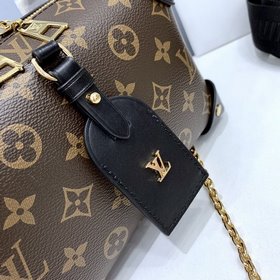 LV  Сумка Petite Malle Souple Модель： M45571 Черная сумка Petite