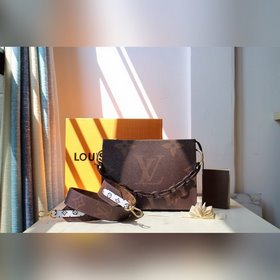 LV TOILET POUCH XL Туалетная сумка 67692 / 47542 с цепочкой Боль