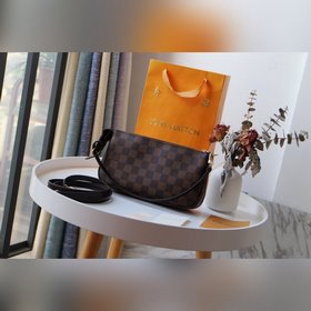 LV Модель M40712 Компактная и легкая сумка из парусины. Можно нос