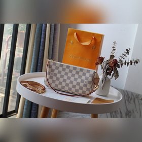 LV Модель M40712 Компактная и легкая сумка из парусины. Можно нос