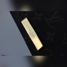 LV FAVORITE Маленькая сумка Модель M40717 Компактная и легкая с