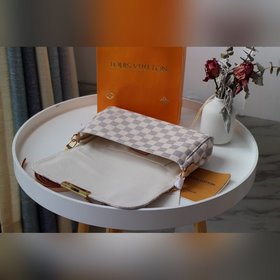 Средняя сумка LV FAVORITE Модель M40718 Средняя сумка Favorite 