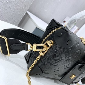 LV Артикул： M45393 Черная сумка Petite Malle Souple Эта сумка из 