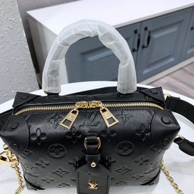 LV Артикул： M45393 Черная сумка Petite Malle Souple Эта сумка из 