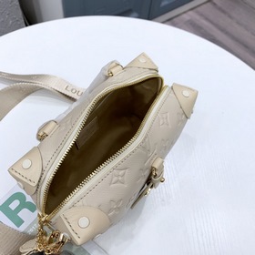 LV Артикул： M45394 Новая сумка Petite Malle Souple кремового цвет