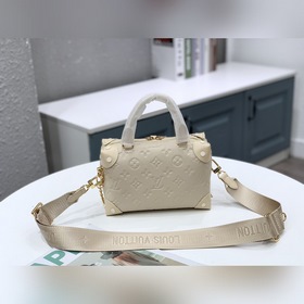 LV Артикул： M45394 Новая сумка Petite Malle Souple кремового цвет
