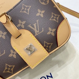 LV Модель： M45528 Nicolas Ghesquière Продолжая традиции бренда 