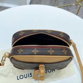 LV Модель： M45528 Nicolas Ghesquière Продолжая традиции бренда 
