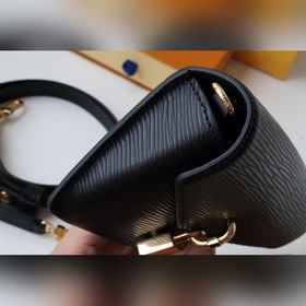 LV сумка с ремешком и замком Артикул： M80682 Черный Сумка Padloc