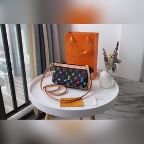 LV Ретро классическая сумка в стиле мин-чжао Артикул： M92649 Сум