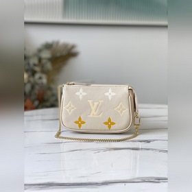 LV Модель M80501 Ванильно-желтый Мини-сумочка Pochette Accessoir