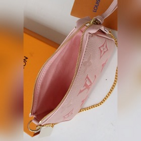 LV Артикул： M80501 Розовая мини-сумочка Pochette Accessoires В к