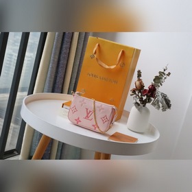LV Артикул： M80501 Розовая мини-сумочка Pochette Accessoires В к