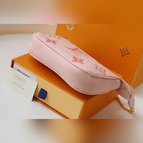 LV Артикул： M80501 Розовая мини-сумочка Pochette Accessoires В к