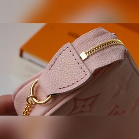 LV Артикул： M80501 Розовая мини-сумочка Pochette Accessoires В к
