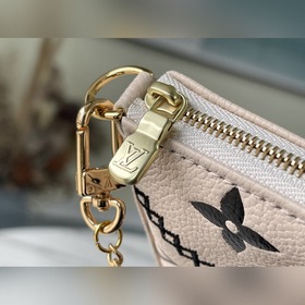 LV Модель： M81140 Белый клатч Сумка из кожи с тисненым зернистым