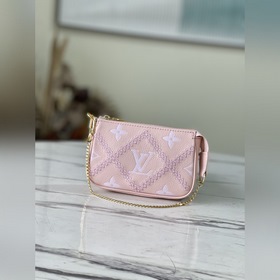 LV Артикул： M81140 Розовый клатч Кожа с тиснением Monogram и ром