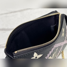 LV Артикул： M81140 Черный клатч Сумка из кожи с тисненым зернист