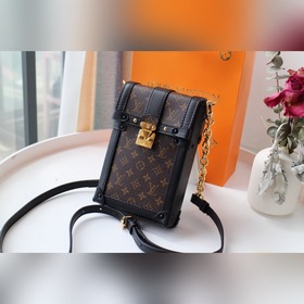 LV Артикул： M63913 Старинный Trunk Vertical сумка на цепочке Из