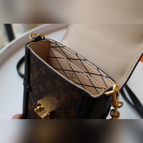 LV Артикул： M63913 Старинный Trunk Vertical сумка на цепочке Из