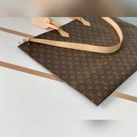 LV Артикул： M43893 All-In BANDOULIèRE Большая сумка Мягкая, скла