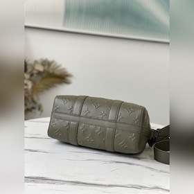 LV Артикул： M57955 Сумка City Keepall военно-зеленом цвете Изгот