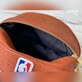 LV Артикул： M57974 xNBA SEASON 2 Капсульная коллекция представля