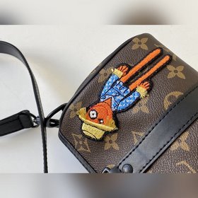 LV Модель M80201 Zoooom with Friends Сумка Весна-лето 2021, мужс