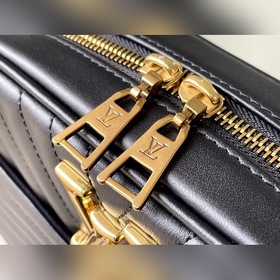 LV Модель： M58677 Сумка для фотоаппарата Изготовлена из гладкой
