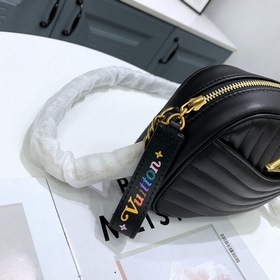 LV 【Фотосумка New Wave】 Артикул： M53682 Черный Одета в кожу тел