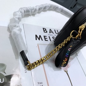 LV 【Фотосумка New Wave】 Артикул： M53682 Черный Одета в кожу тел