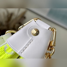 LV Артикул： M81484 Полумесячный подмышечный чехол Изготовлена и