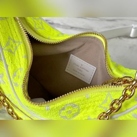 LV Артикул： M81484 Полумесячный подмышечный чехол Изготовлена и