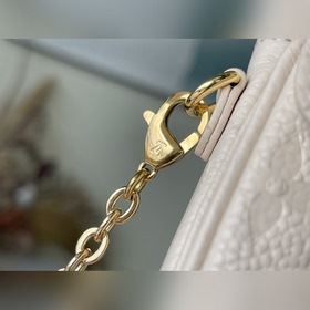 LV  Артикул： M81 Сумка с цепочкой Изготовлена из мягкой кожи, э