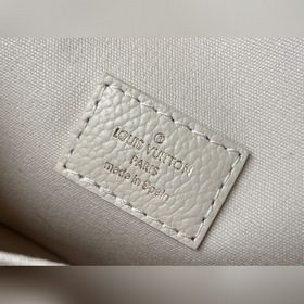 LV  Артикул： M81 Сумка с цепочкой Изготовлена из мягкой кожи, э