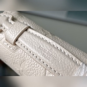 LV  Артикул： M81 Сумка с цепочкой Изготовлена из мягкой кожи, э